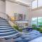 Holiday Inn Express & Suites Chicago-Midway Airport by IHG
