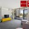 2bdrm Skyline Views - Prime for River, WACA, OPTUS Stadium