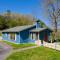 Across from Dollywood w FREE Dollywood ticket, pets ok wfee, arcade, hot tub