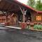 Smoky Falls Lodge