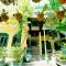 Q' Villa Garden Homestay