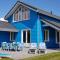 The Blue House - Luxurious Waterfront Villa Zeewolde