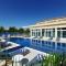 Hotel Antica-Seafront hotel with comfortable rooms and pool