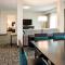 Crowne Plaza Memphis Downtown, an IHG Hotel - Suite D'Une Chambre Avec Canapé-Lit