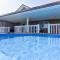¡Nuevo! Amplio chalet con jardín y piscina en Liencres