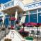 Canasta Hotel