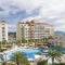 Luxuoso resort cinco estrelas com vista para o mar