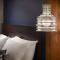 Georgia Tech Hotel and Conference Center - Deluxe 1 King Bed Mobility Accessible W/ Roll-In Shower