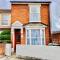 Purple Cloud Cosy 4 bed Cottage with Garden Parking Pet-Friendly