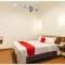 RedDoorz near RS Royal Prima Medan 2