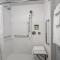 Holiday Inn Express - Milwaukee Downtown, an IHG Hotel - King Room - Toegankelijk Voor Horen