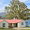 The Lakefront Gem - Wanaka Holiday Home