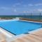 Stunning Apartment In Cala Del Moro - Torrev