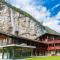 Alpine Base Hostel - Adults only