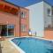 Holiday house with swimming pool Iva