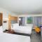 Holiday Inn Asheville East-Blue Ridge Pkwy, an IHG Hotel - 二 個 の 布 を も っ て , ロクテ の 二 ロン を 打 ち ,