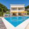 Charming Villa 30m from the beach, pool, 5 bedrooms, WiFi, Garden, Parking