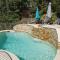 Appart "Pins & parasol", piscine chauffée et bain à remous