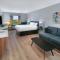 Microtel Inn & Suites by Wyndham Hot Springs
