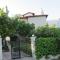 Traditional villa appartment with garden, also for gatherings ,15 minutes from Thessaloniki airport