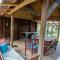 Rustic&Green Guesthouse for 6 people FREE AIRCONDITIONER FREE COFFEE FREE PARKING