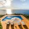Secluded Sunset Villa on Cliff & 180 Degree Ocean Views