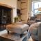 Llangollen 1-Bed Cottage Sleeps 2 with Parking