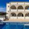 Villa Relax - beautiful Apartment with heated saltwater pool & jacuzzi