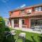 PoIai Stonehouse with Jacuzzi