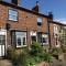 Cosy Lincs Wolds cottage in picturesque Tealby