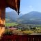 Panorama Ferienhaus Ematberg mit Bergblick und Sauna