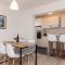 Two Flowers Luxury Apartment