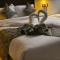 Le Supreme Inn (the lap of luxury)