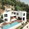 Villa FORTE-Exclusive Retreat, Heated Infinity Pool & Amazing Views