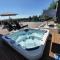 Logement avec Spa Privatif Jacuzzi Grande terrasse sans vis à vis Sky House Agen