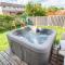 3BR 2BA Townhomes with HOT TUB & BBQ by GLOBALSTAY