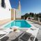 Casa Sol Apt & Stu with Pool by Sevencollection