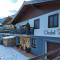 Chalet Sabrina mit Außenpool im Sommer