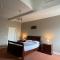 Shines Guesthouse