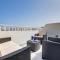 Chic 2BR Penthouse steps from the Promenade