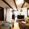 Rustic & Spacious, City Central Apartment