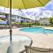 Sunny Central Condo Lanai and Community Pool Access