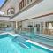 Bird of Paradise Holiday Home with Heated Pool