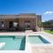 Koin Villa Sunrise, with Heated Pool & Whirlpool