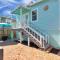 Hidden Hideaway! Bungalow 2 blocks from the beach! Sleeps 3