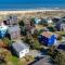 Sandy Point Cottage, 2 min. walk to the beach!