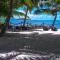 Anse Kerlan Beach Chalets