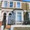 Three Bedroom Townhouse - Free Local Parking - by Property Promise