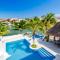 Lagoon & Beach Steps Away 5-bdrm Villa Elegancia