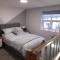 Outstanding Modern 1-Bed House in Chippenham